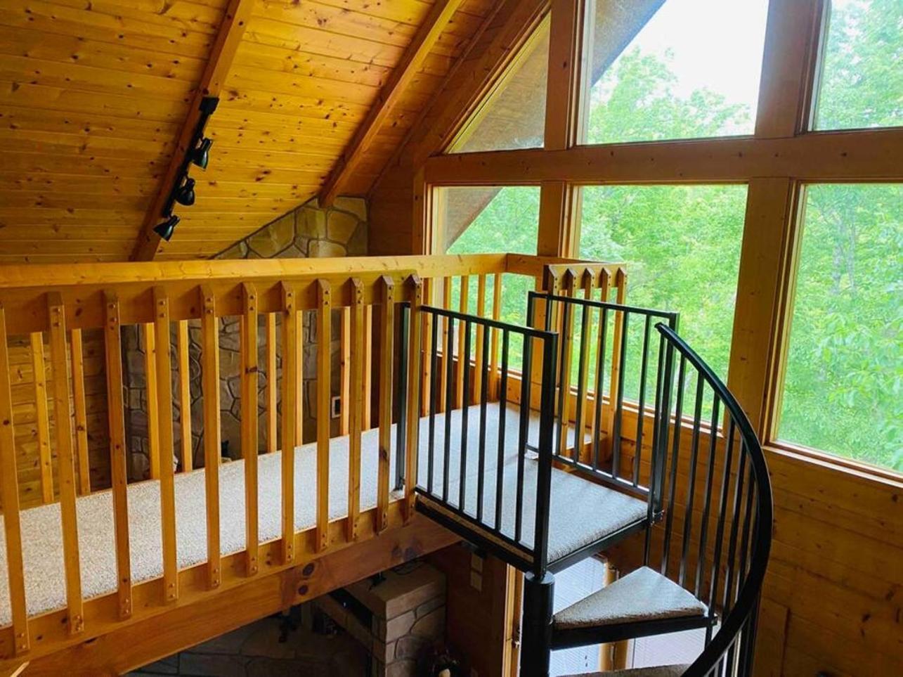 Romantic, Honeymoon Cabin In The Smokies! Gatlinburg Eksteriør billede
