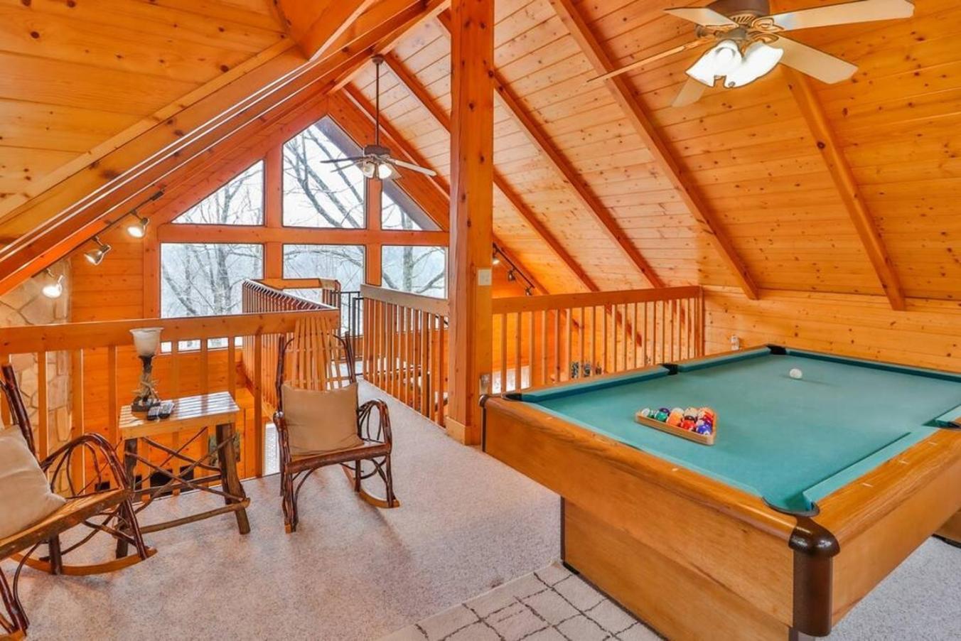 Romantic, Honeymoon Cabin In The Smokies! Gatlinburg Eksteriør billede