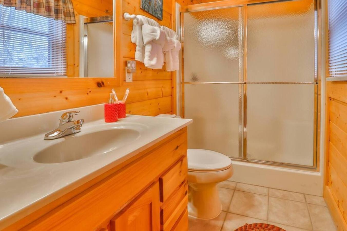 Romantic, Honeymoon Cabin In The Smokies! Gatlinburg Eksteriør billede