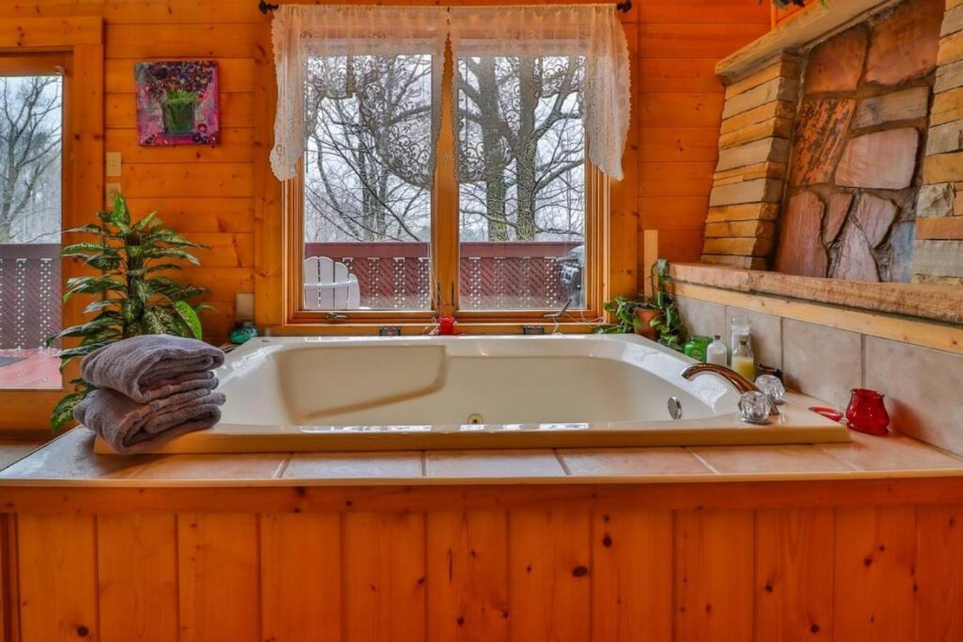 Romantic, Honeymoon Cabin In The Smokies! Gatlinburg Eksteriør billede