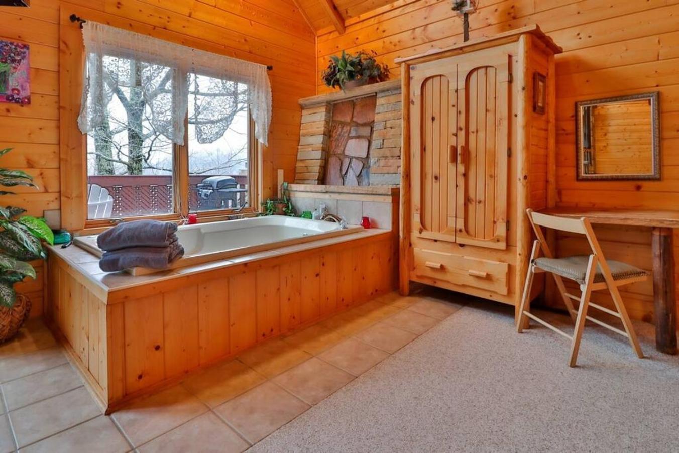 Romantic, Honeymoon Cabin In The Smokies! Gatlinburg Eksteriør billede