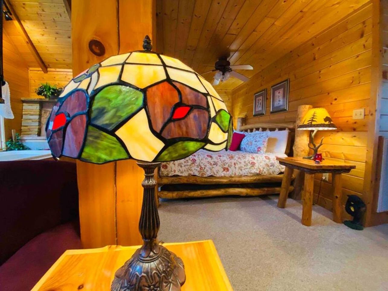 Romantic, Honeymoon Cabin In The Smokies! Gatlinburg Eksteriør billede